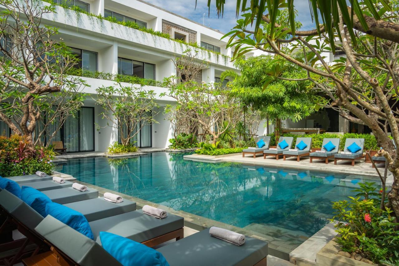 Eightfold Urban Resort Siem Reap Exteriér fotografie The hotel's pool
