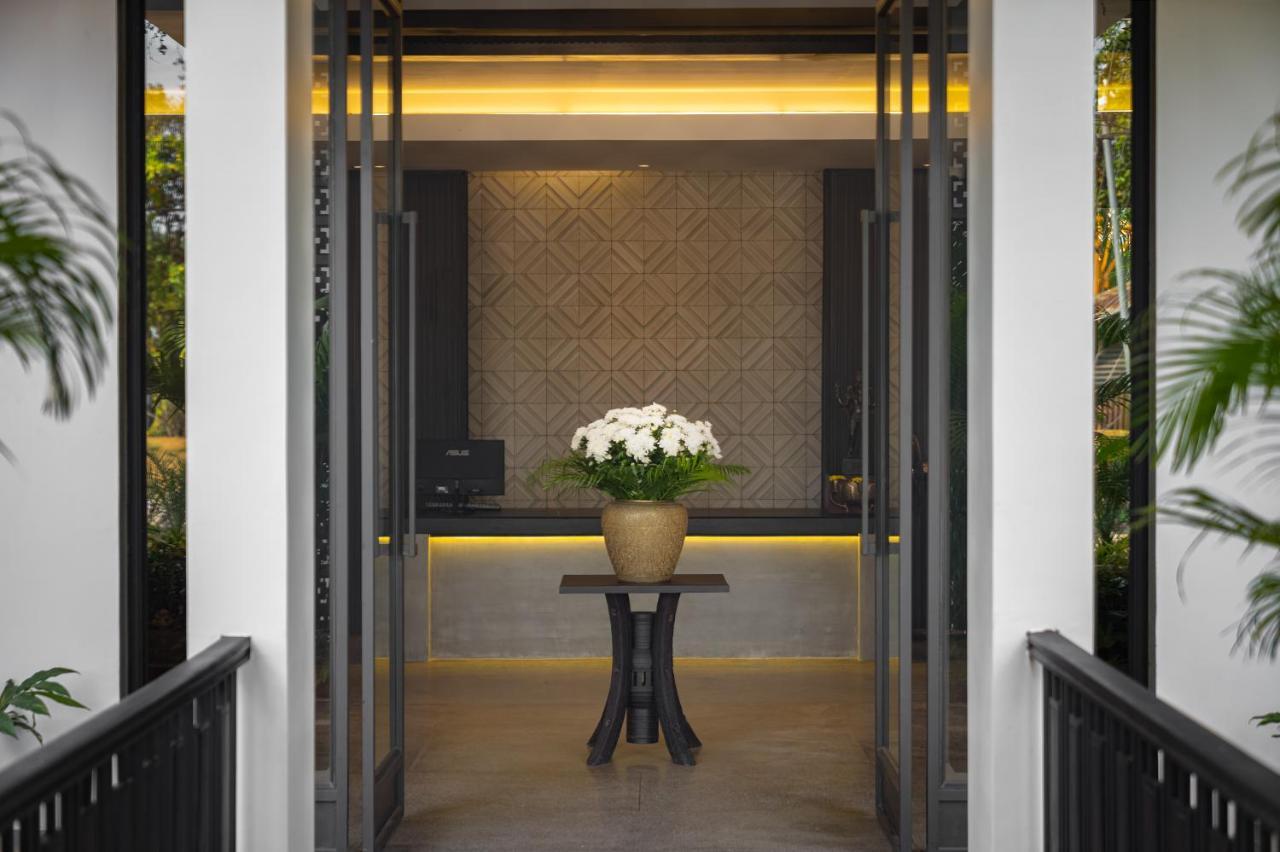 Eightfold Urban Resort Siem Reap Exteriér fotografie The reception area at the hotel