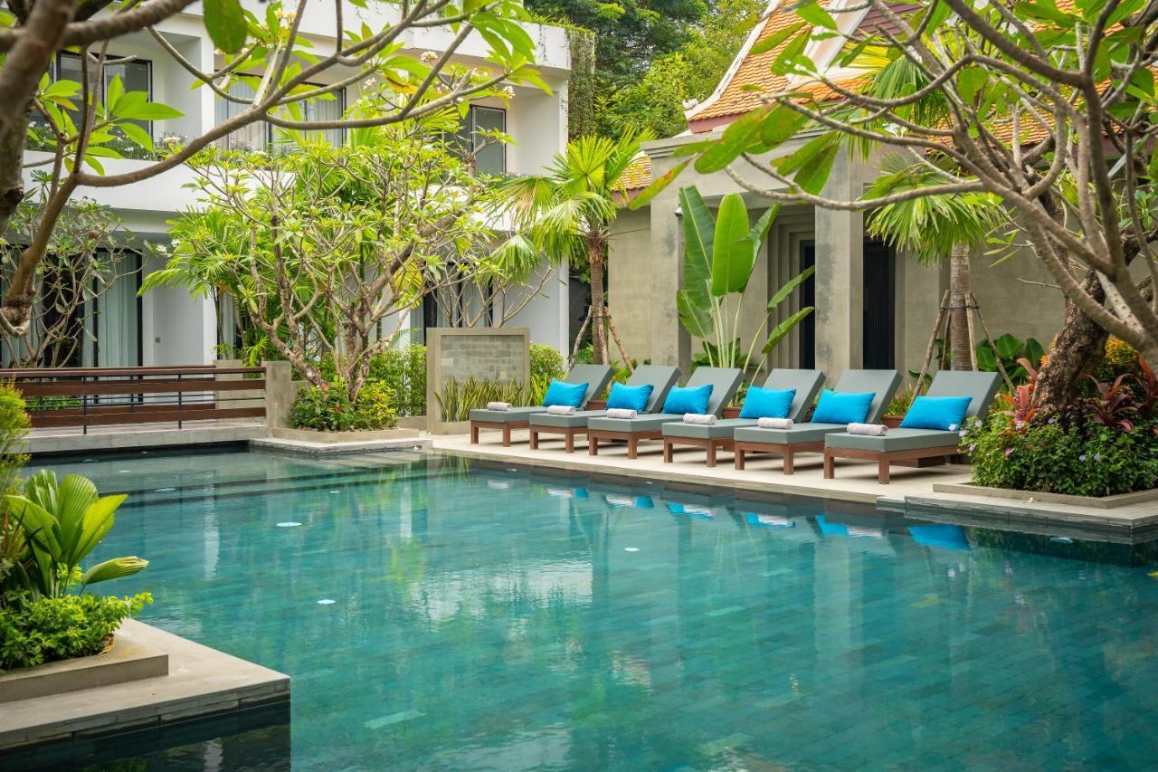 Eightfold Urban Resort Siem Reap Exteriér fotografie The swimming pool at the hotel