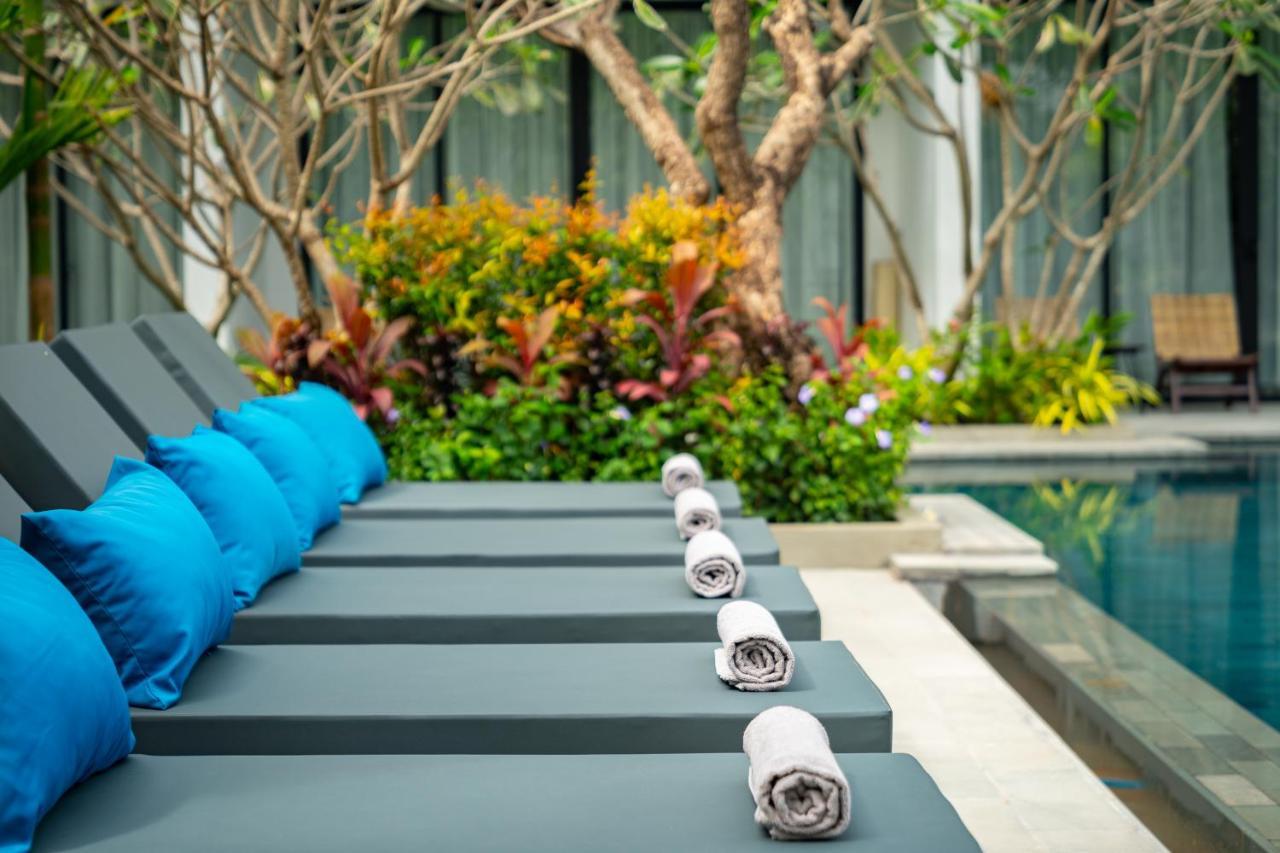 Eightfold Urban Resort Siem Reap Exteriér fotografie Pool at the hotel