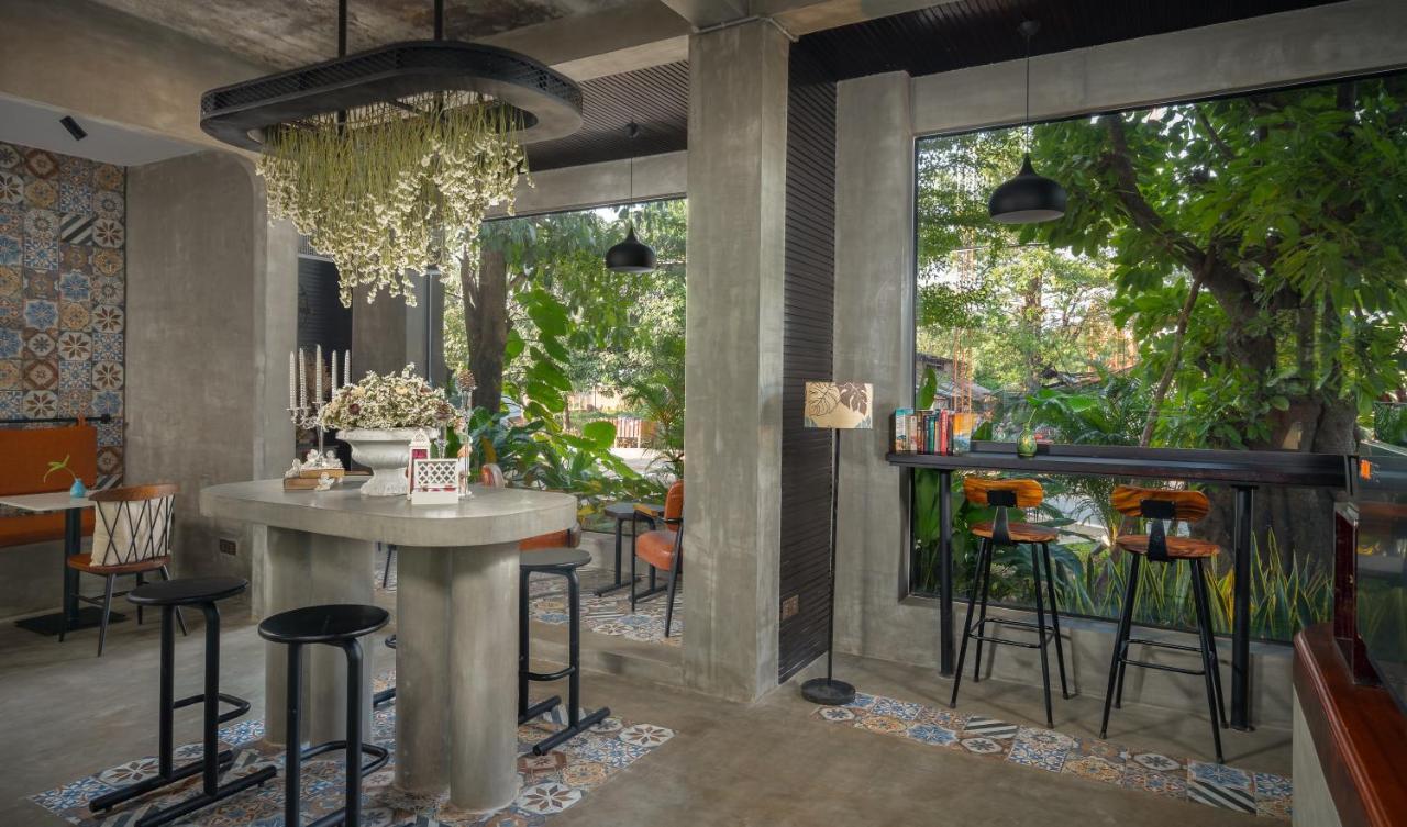 Eightfold Urban Resort Siem Reap Exteriér fotografie The interior of the restaurant